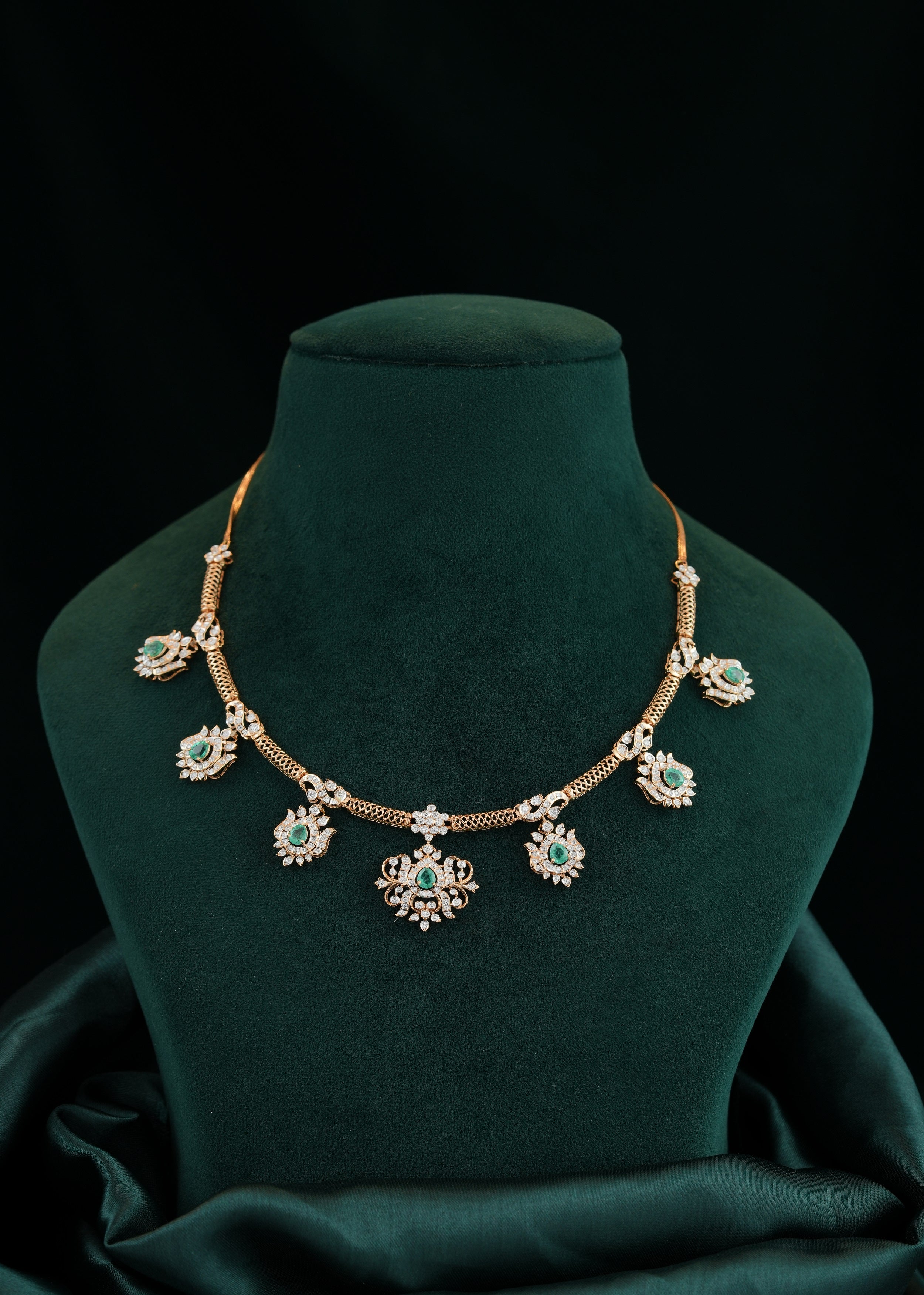DIAMOND KANTI NECKLACE