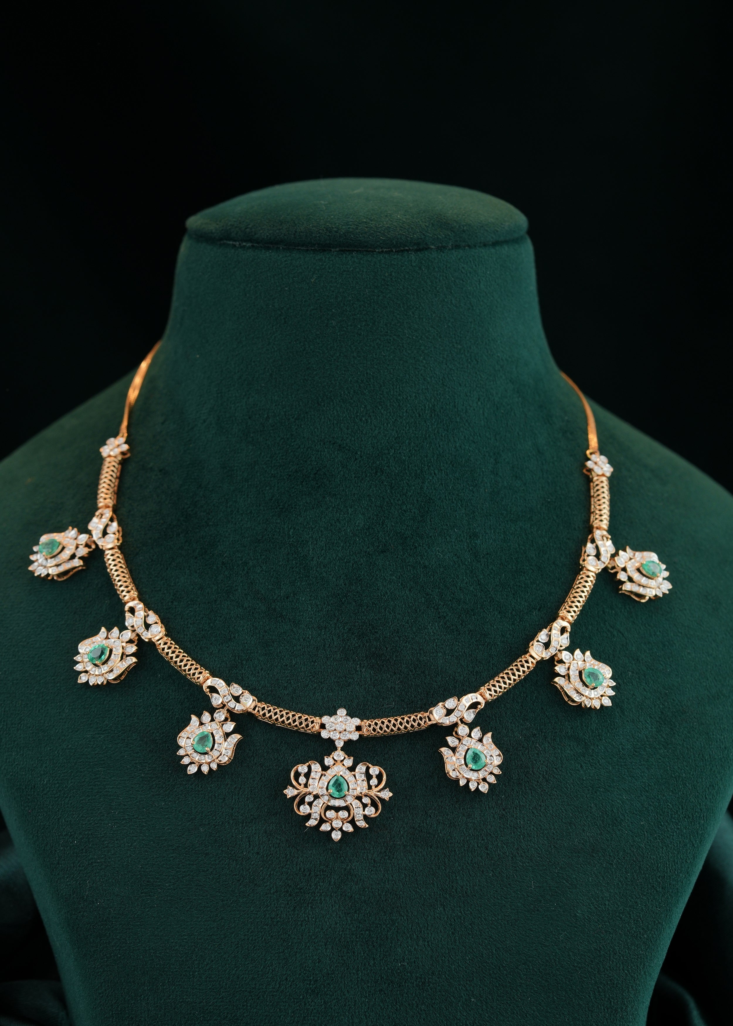 DIAMOND KANTI NECKLACE