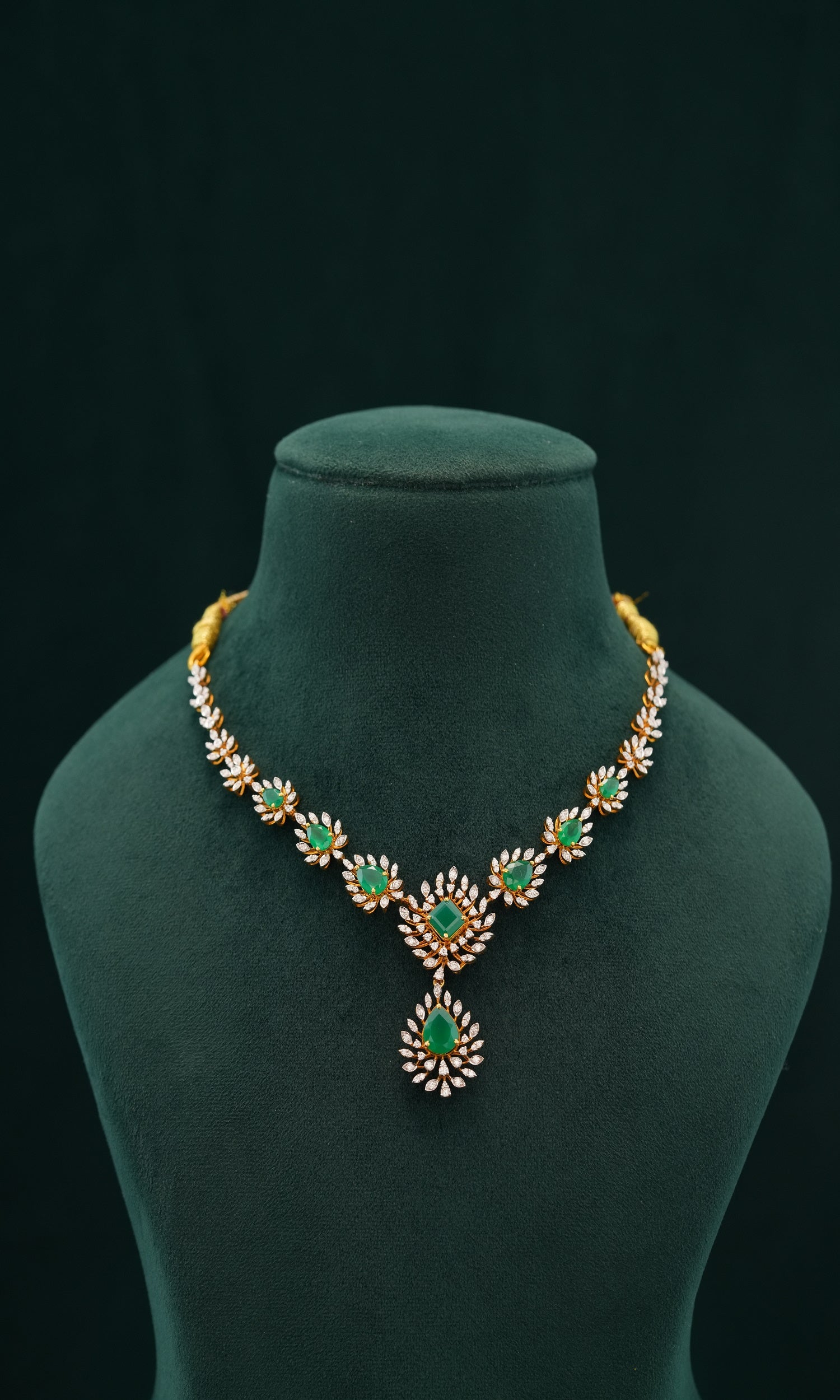 DIAMOND NECKLACE