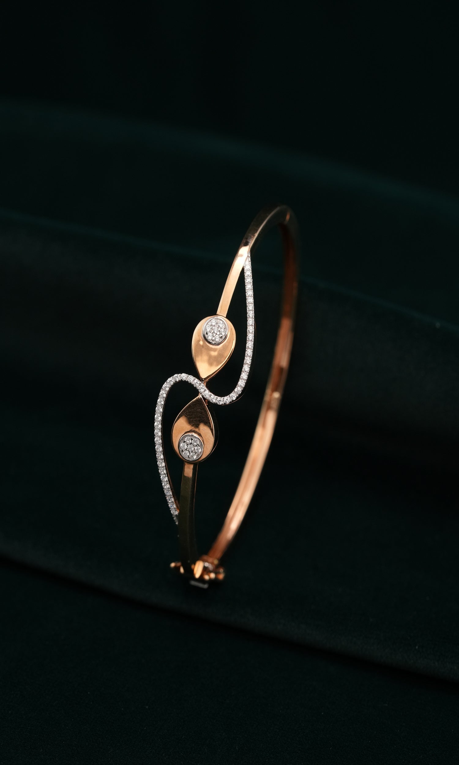 18KT LADIES BRACELET