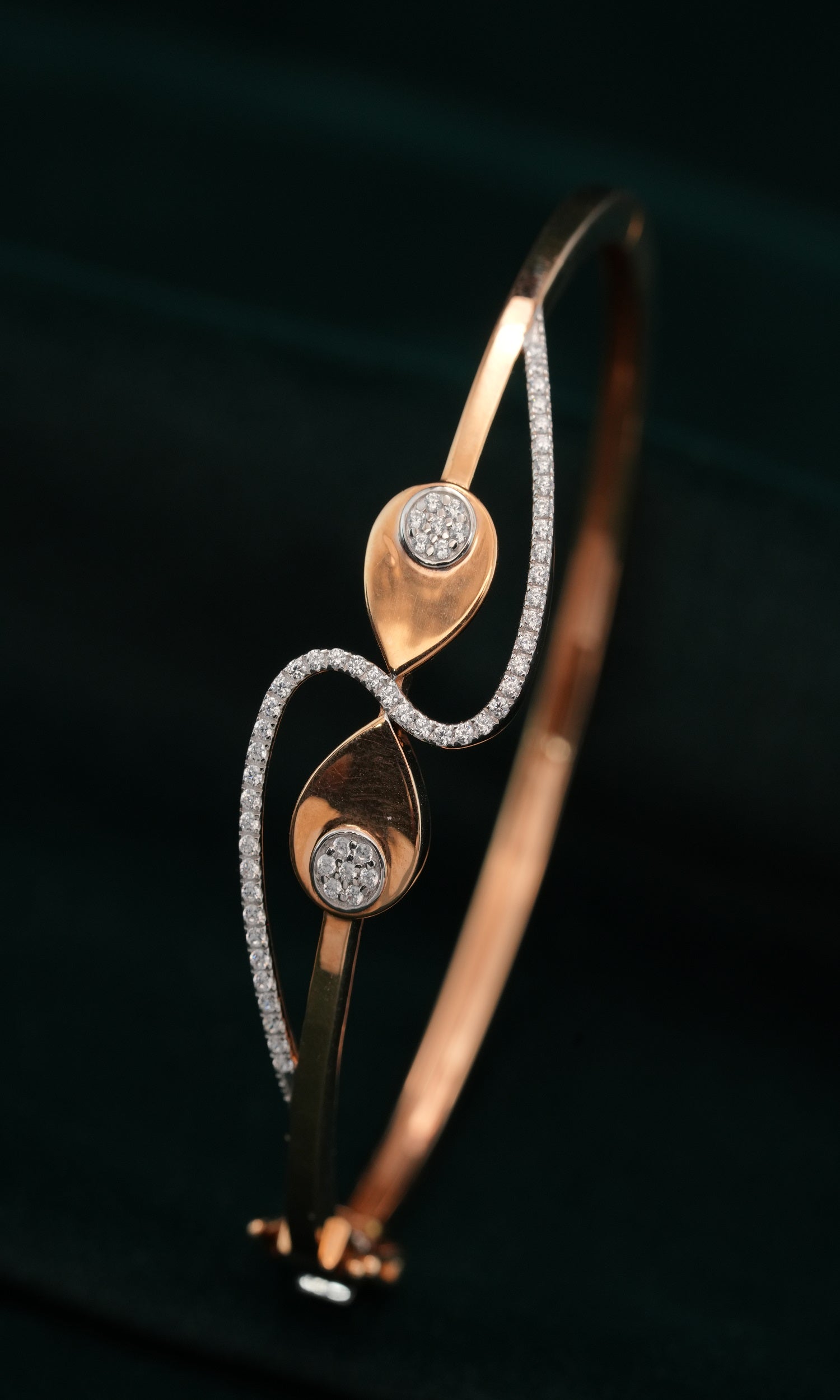 18KT LADIES BRACELET