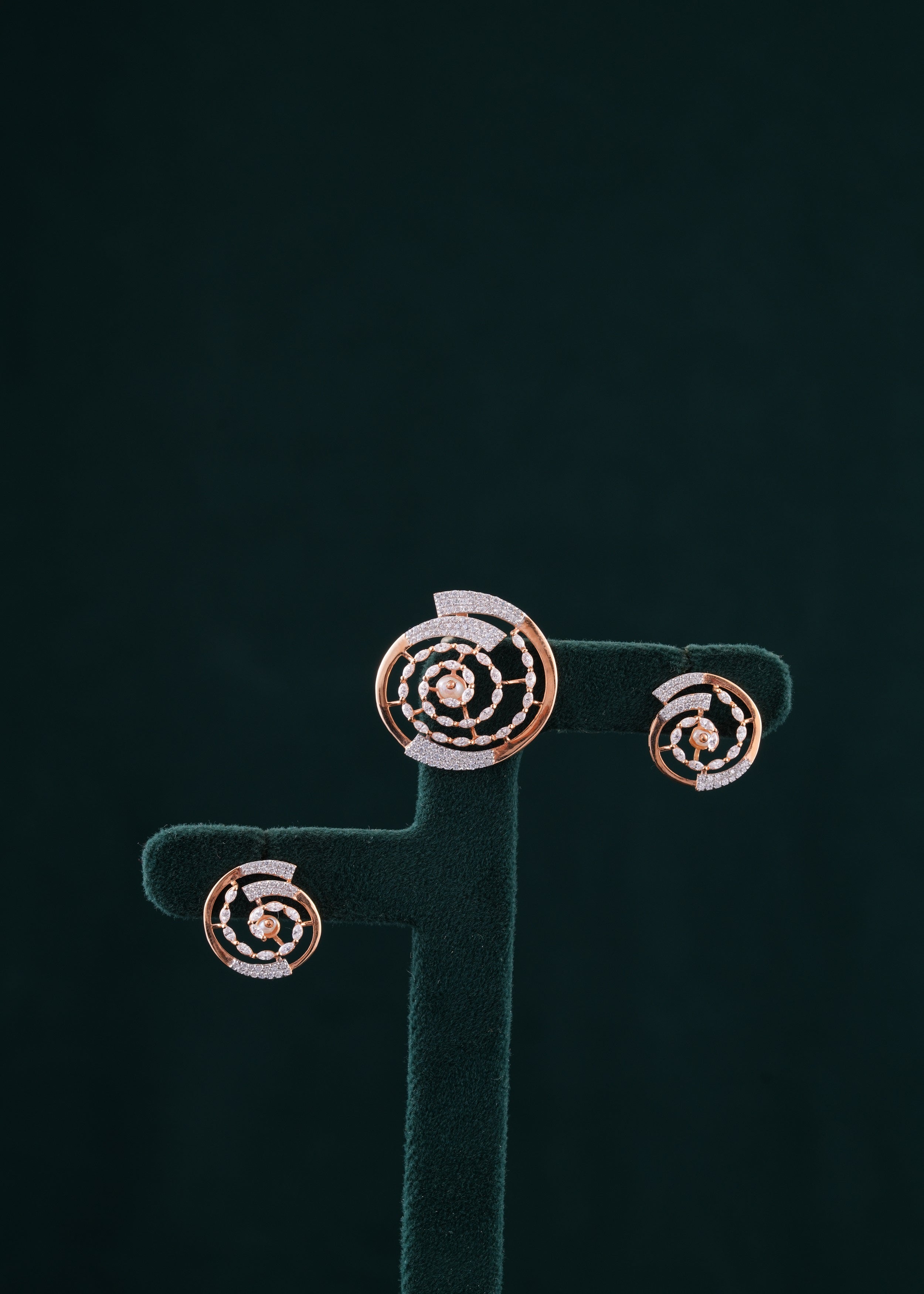 18KT STONE PENDANT SET