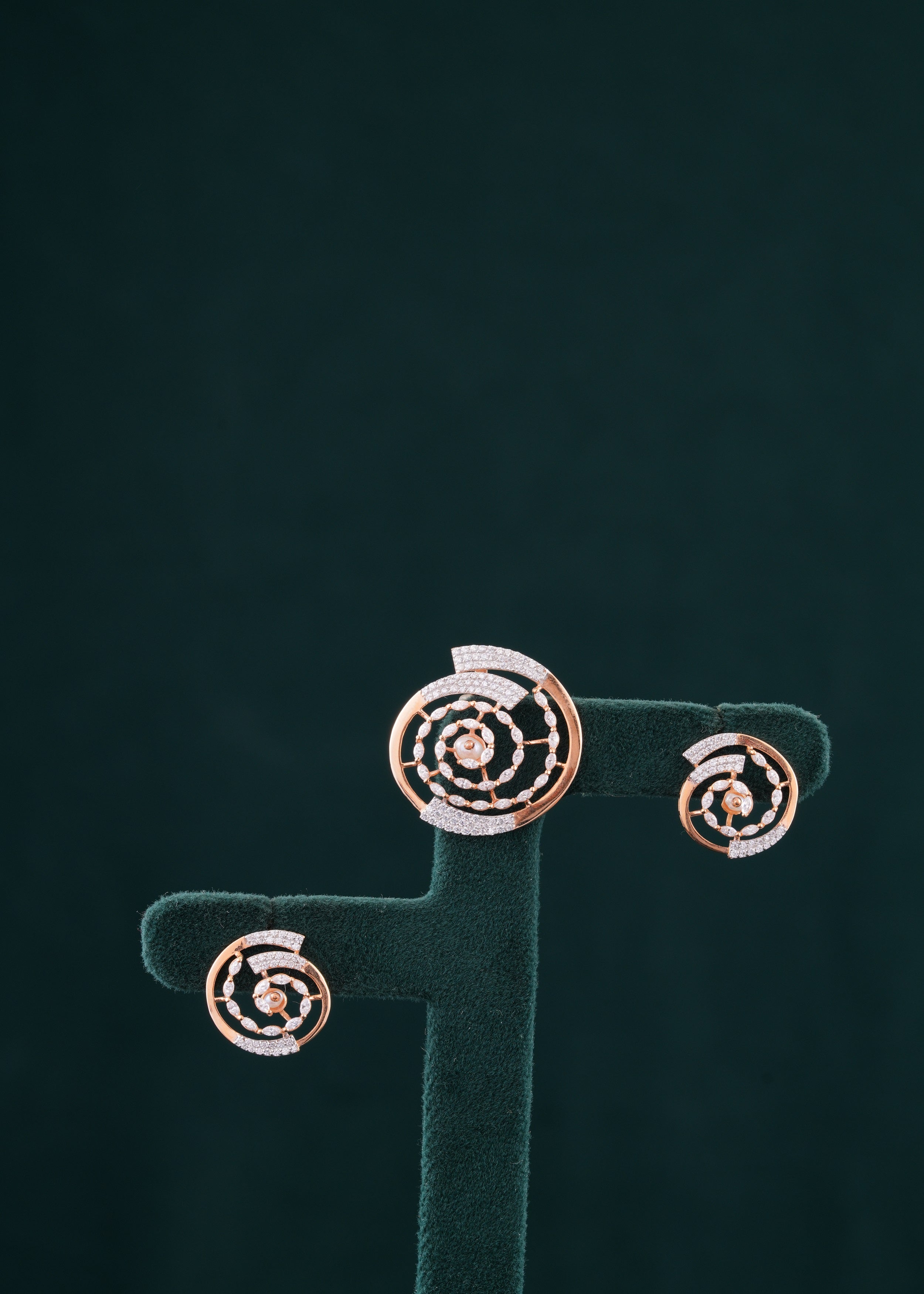 18KT STONE PENDANT SET