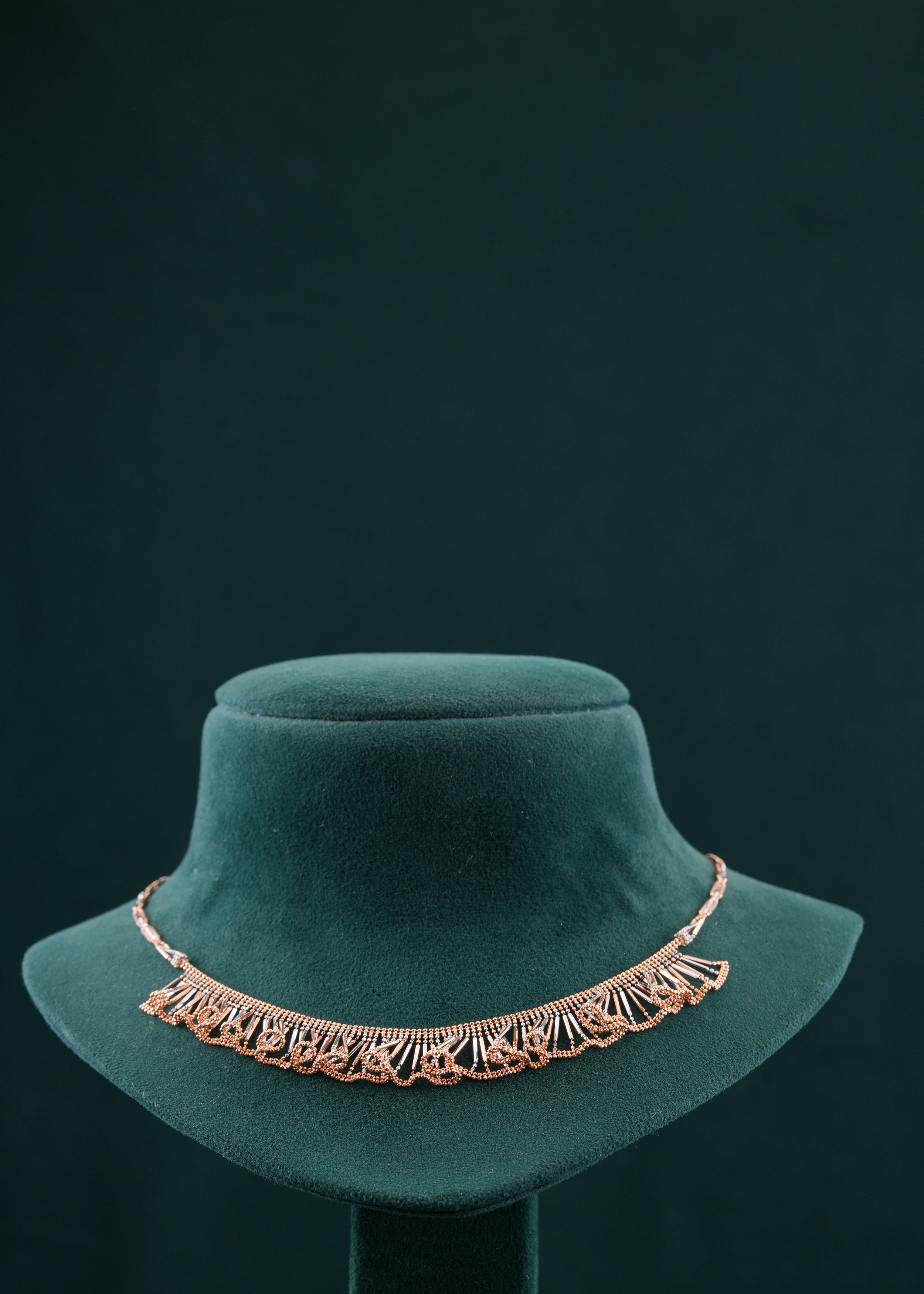 18KT DESIGNER NECKLACE