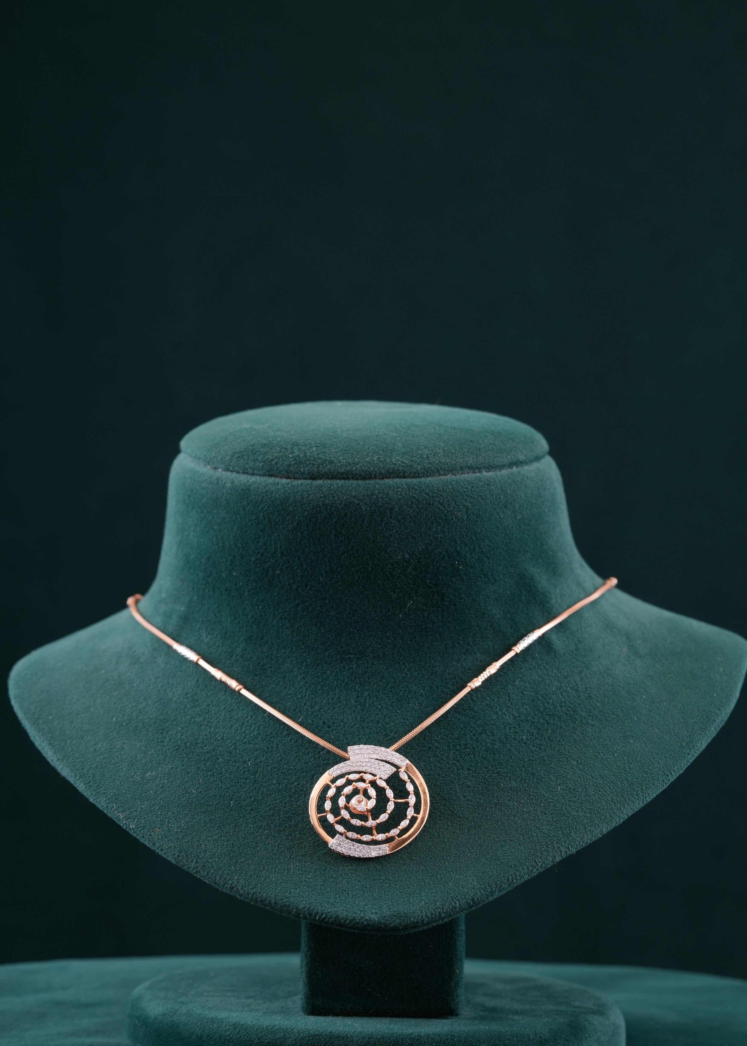 18KT STONE PENDANT SET