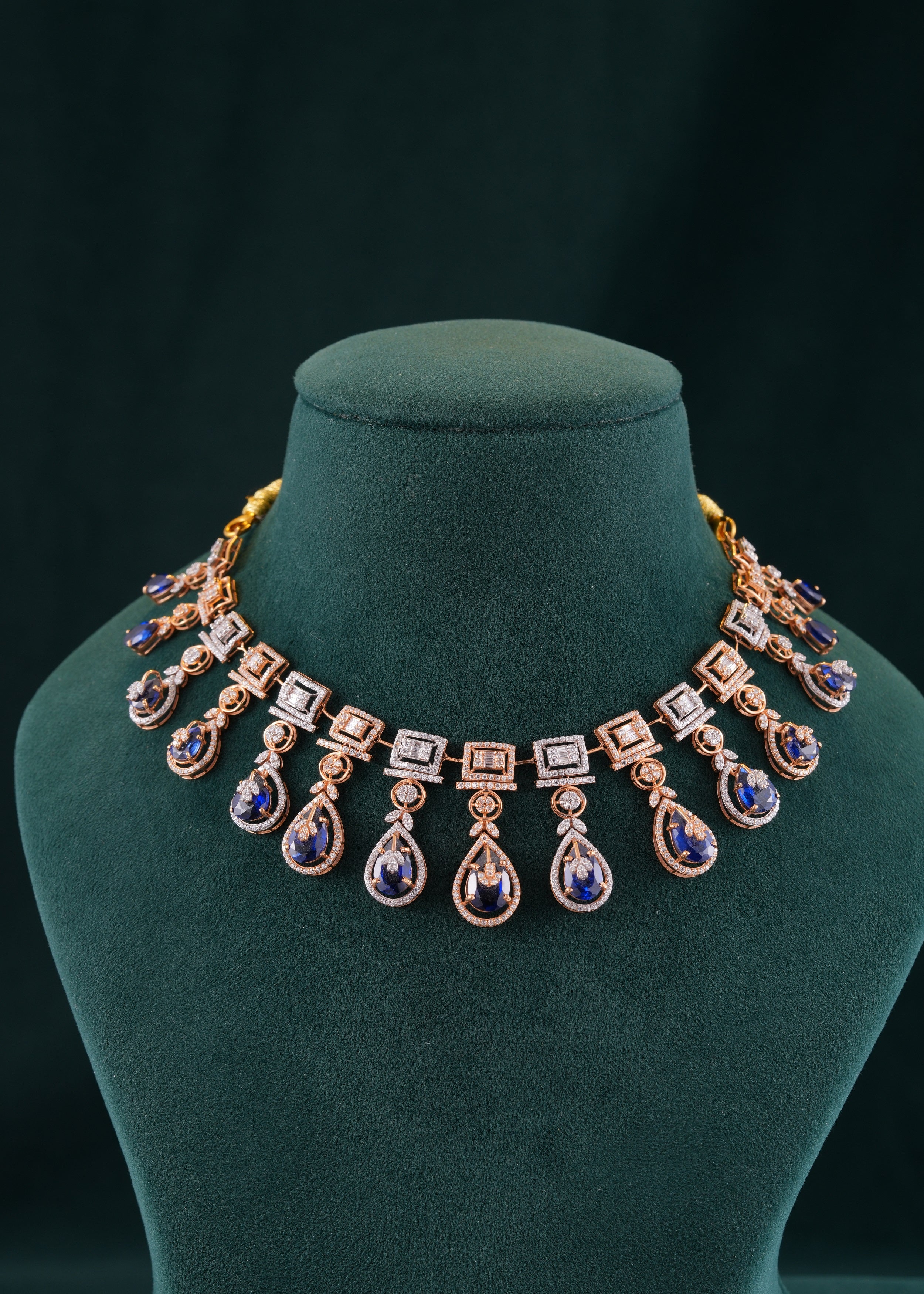 18KT Stone Necklace Set