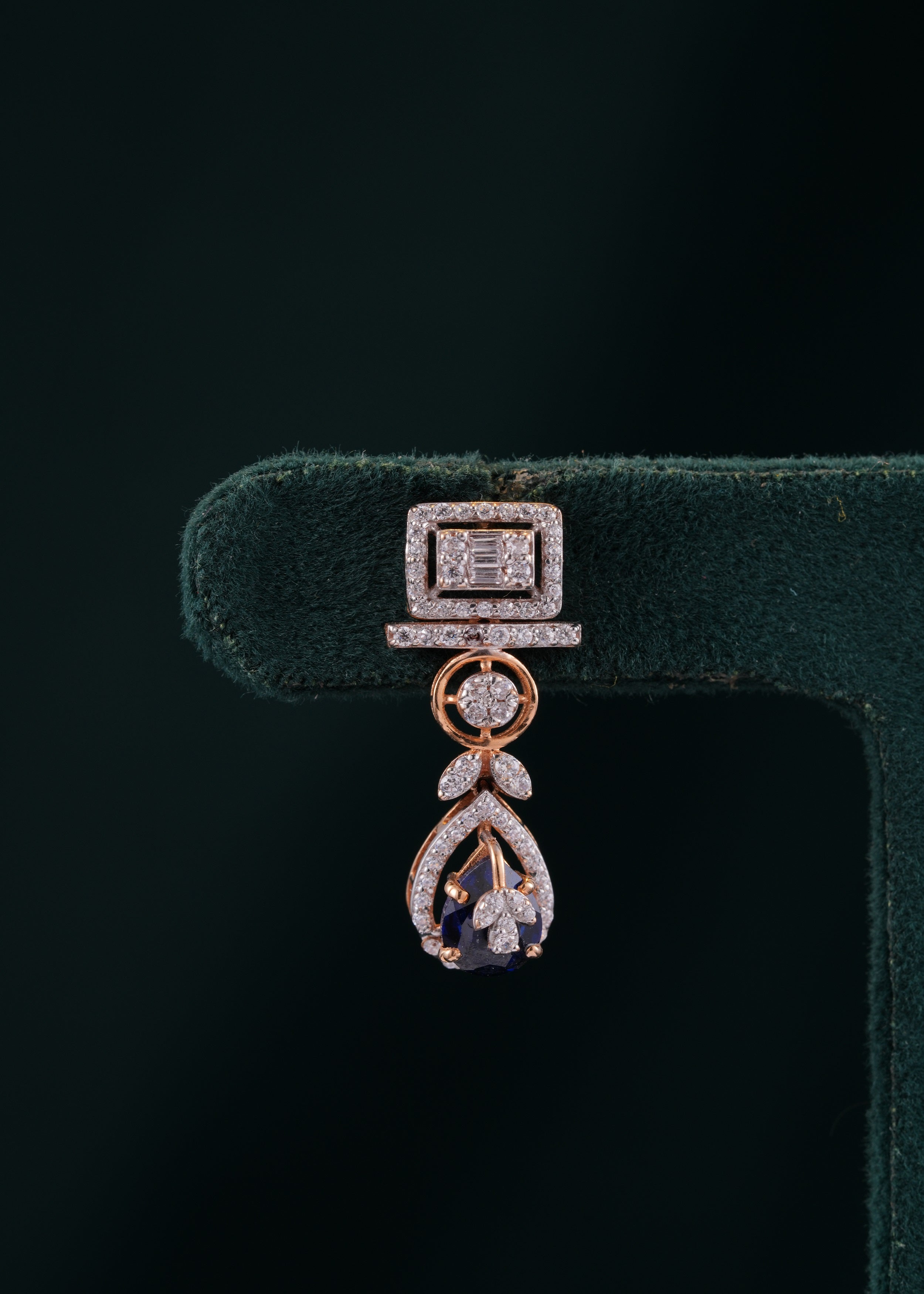 18KT Stone Necklace Set