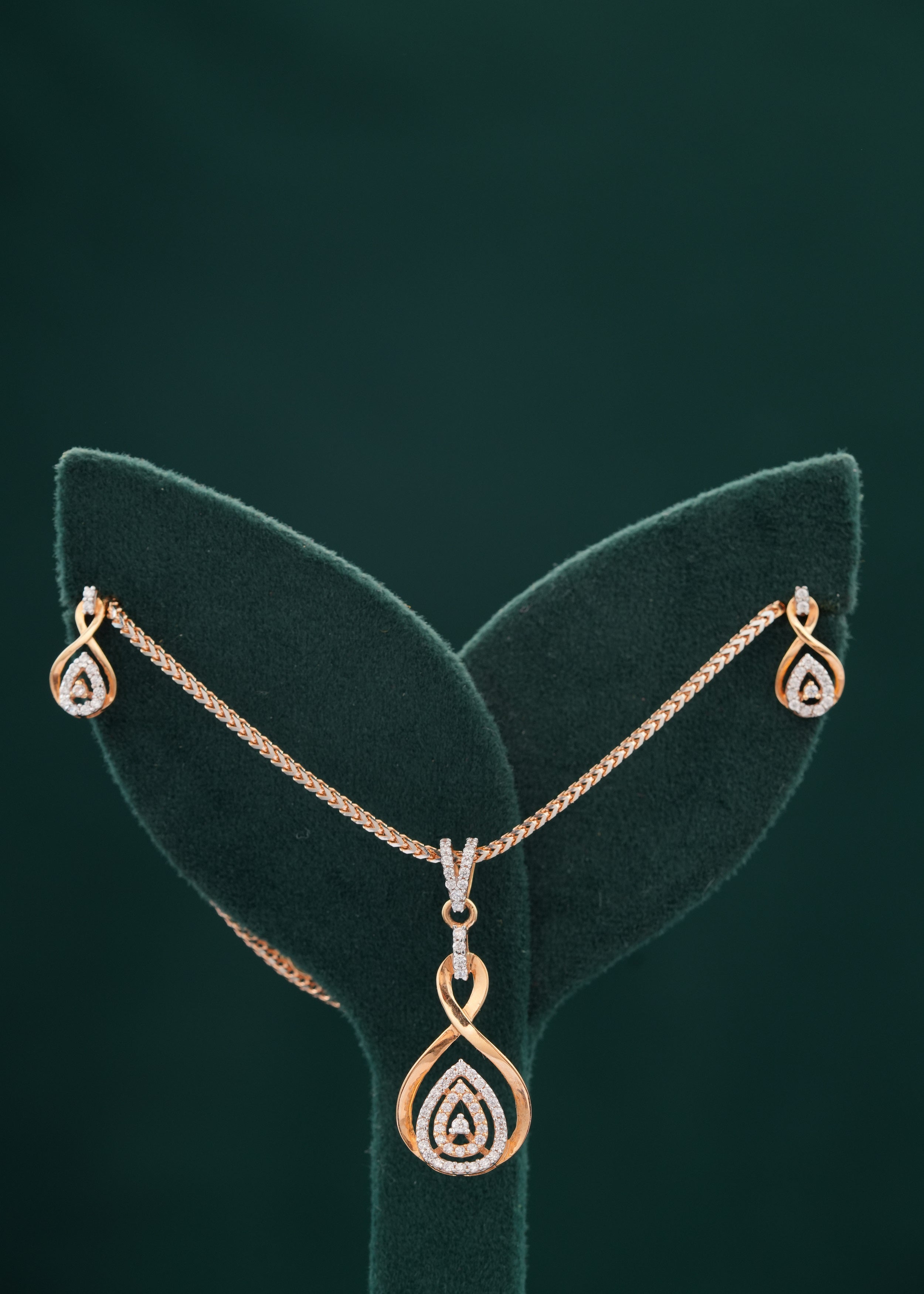 18KT Pendant set